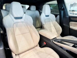 Интерьер Porsche Macan 4