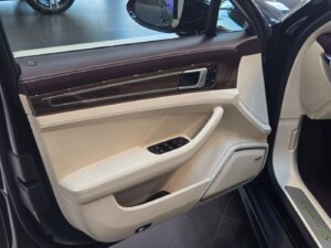 Интерьер Porsche Panamera E-Hybrid