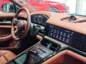 Интерьер Panamera Turbo S E-Hybrid